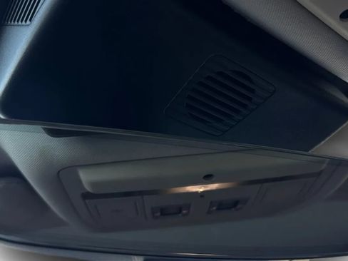 Used 2019 Jaguar XE Premium RWD image 55