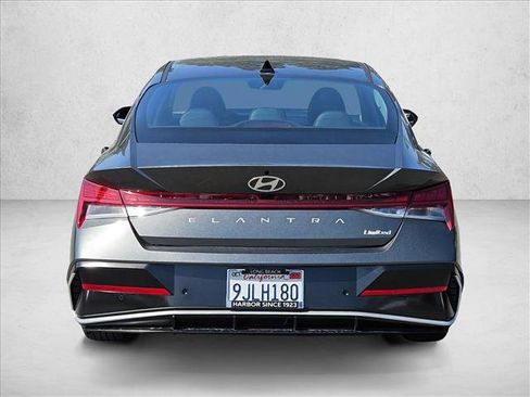 Used 2024 Hyundai Elantra Limited FWD image 6