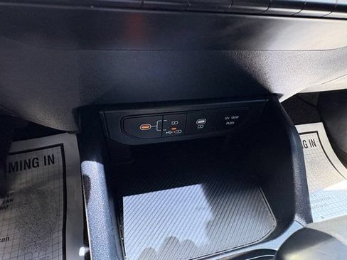 Used 2025 Kia K4 FWD image 27
