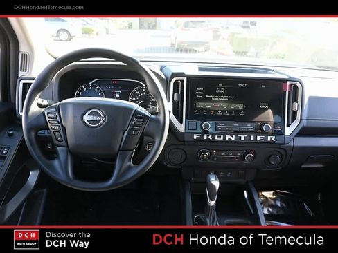 Used 2025 Nissan Frontier SV image 8