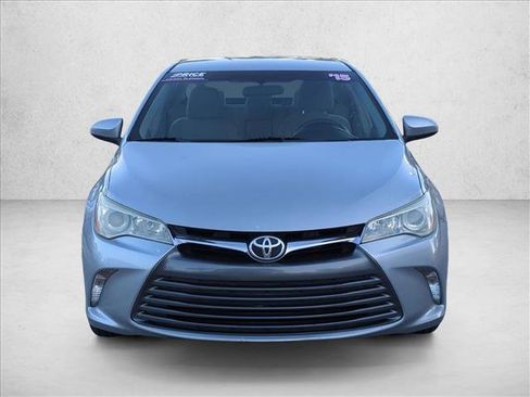Used 2015 Toyota Camry LE FWD image 2