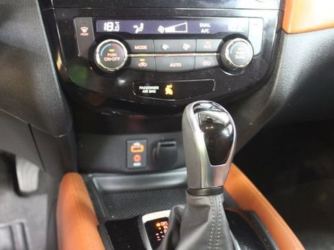 Used 2017 Nissan Rogue SL AWD/4WD image 20