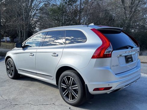 Used 2017 Volvo XC60 T5 Dynamic w/ Preferred Option Package image 8