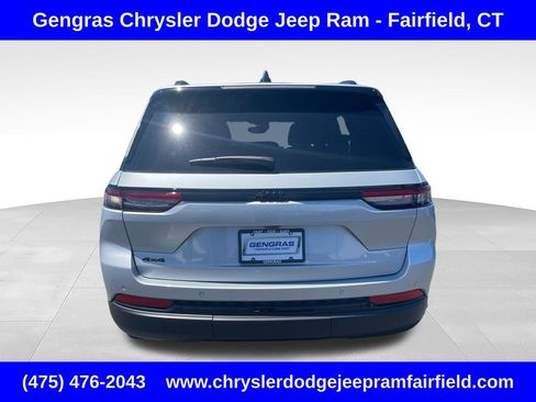 Certified 2024 Jeep Grand Cherokee Altitude AWD/4WD image 6