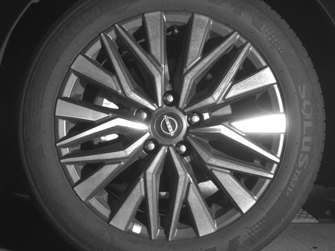 Used 2025 Nissan Altima 2.5 SV FWD image 12