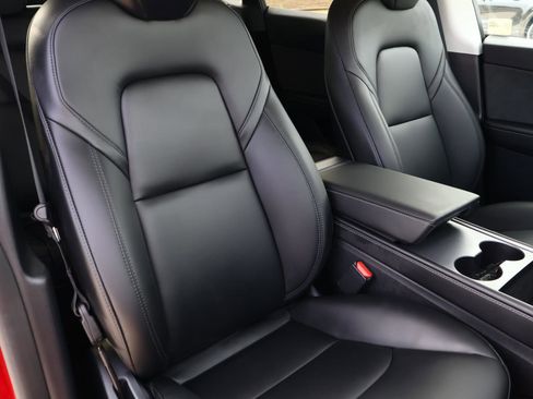 Used 2024 Tesla Model Y Long Range image 17