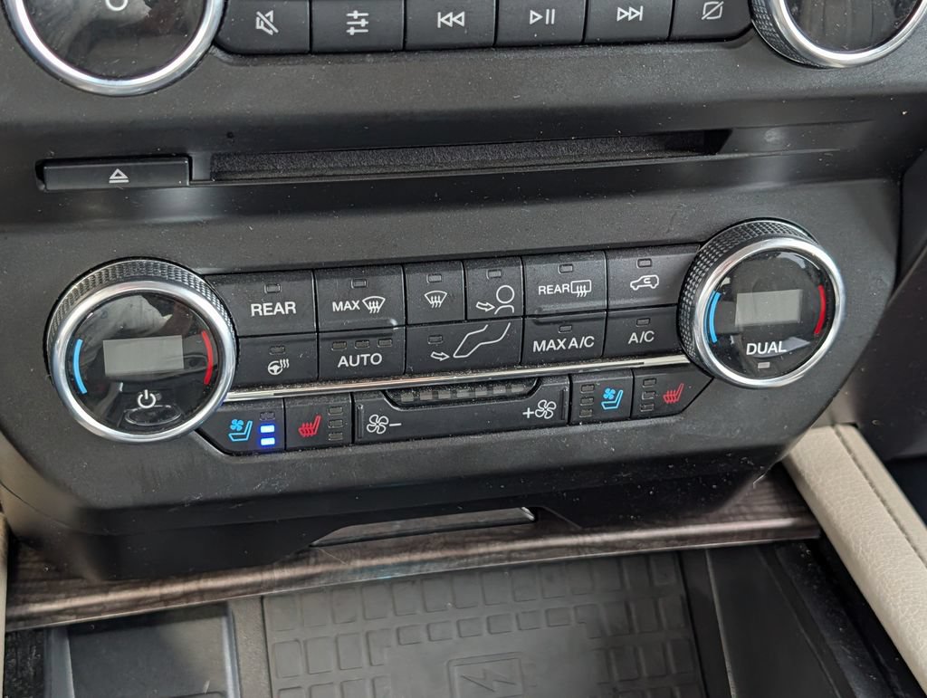Used 2018 Ford Expedition Limited w/ Driver Assistance Package AWD/4WD image 22