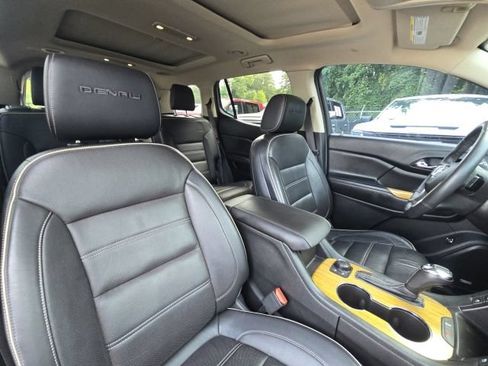 Used 2017 GMC Acadia Denali w/ Technology Package AWD/4WD image 23