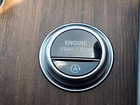 Used 2023 Mercedes-Benz C 300 Sedan image 25