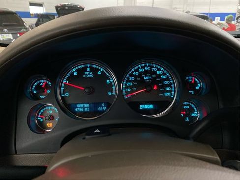 Used 2013 Chevrolet Avalanche LTZ AWD/4WD image 22