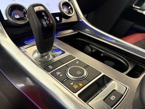 Used 2021 Land Rover Range Rover Sport HST image 21