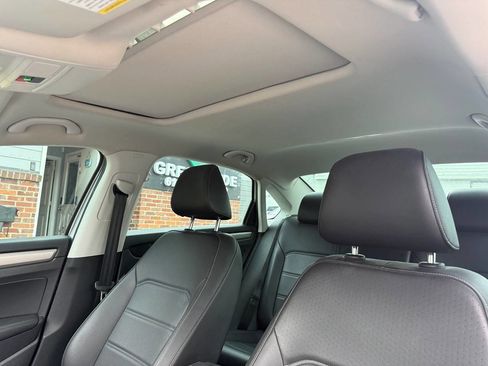Used 2020 Volkswagen Passat 2.0T SE w/ Sunroof Package FWD image 24