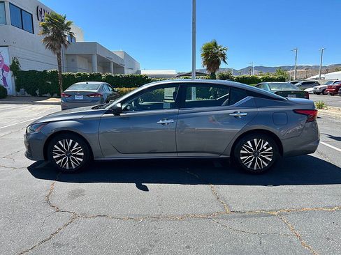 Used 2024 Nissan Altima 2.5 SV FWD image 5