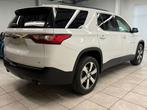 Used 2020 Chevrolet Traverse LT w/ LT Premium Package image 9