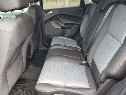 Used 2017 Ford Escape SE w/ Equipment Group 201A image 10