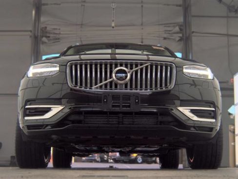 Used 2024 Volvo XC90 T8 Ultimate w/ Lounge Package AWD/4WD image 4