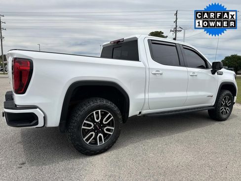 Used 2024 GMC Sierra 1500 AT4 w/ Technology Package AWD/4WD image 4