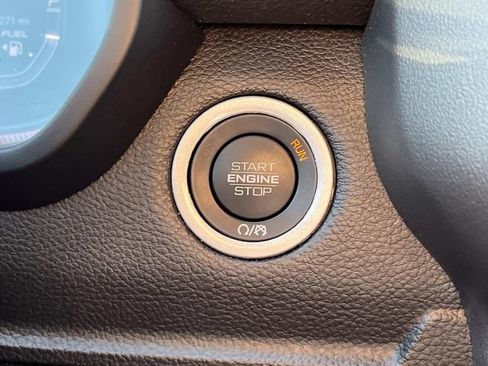 Used 2025 RAM 1500 Rebel AWD/4WD image 32