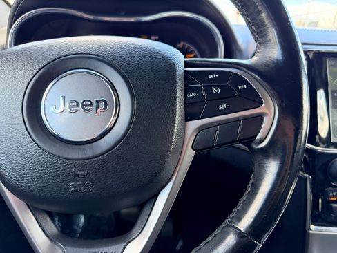 Used 2020 Jeep Grand Cherokee Overland AWD/4WD image 36