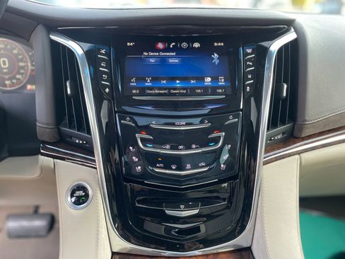Used 2015 Cadillac Escalade ESV Premium image 13