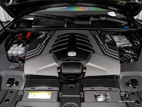 Used 2024 Lamborghini Urus S AWD/4WD image 16