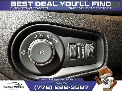 Used 2016 Jeep Renegade Latitude FWD image 29