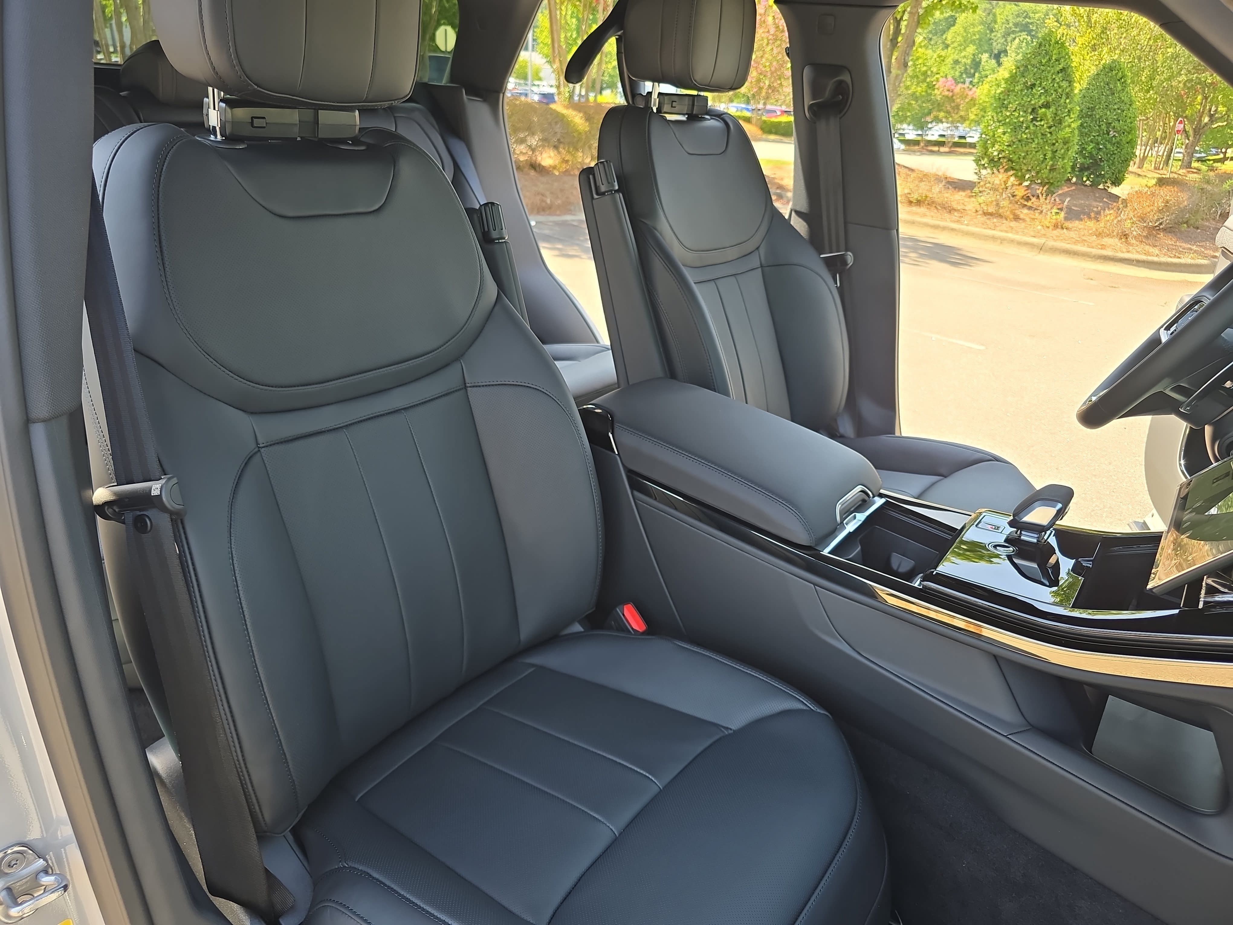 New 2026 Land Rover Range Rover Sport Dynamic SE AWD/4WD image 10