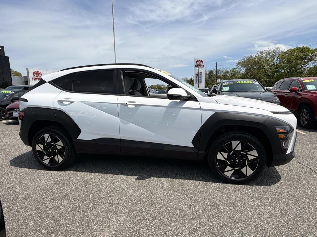 Used 2024 Hyundai Kona SEL AWD/4WD image 7