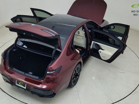 Used 2024 BMW i7 eDrive50 w/ M Sport Package RWD image 87