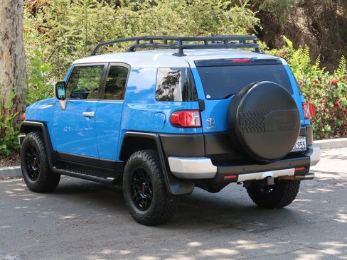 Used 2007 Toyota FJ Cruiser 4WD image 6