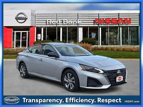 Certified 2024 Nissan Altima 2.5 S FWD image 1