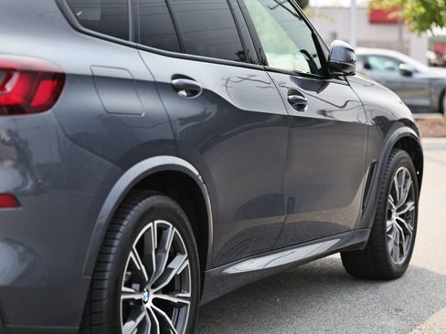 Used 2022 BMW X5 xDrive40i w/ M Sport Package AWD/4WD image 8