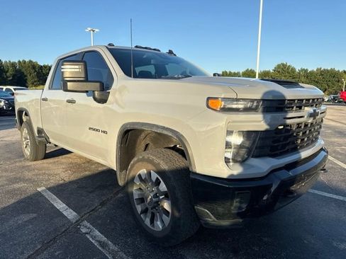 Used 2024 Chevrolet Silverado 2500 Custom w/ Custom Value Package AWD/4WD image 1