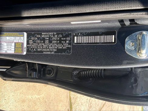 Used 2024 Kia Forte LXS image 4