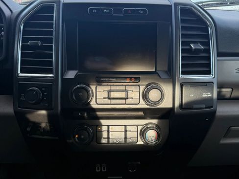 Used 2018 Ford F250 XLT w/ FX4 Off-Road Package image 16