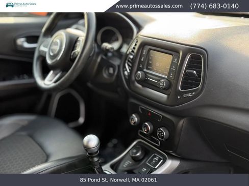 Used 2018 Jeep Compass Latitude AWD/4WD image 25