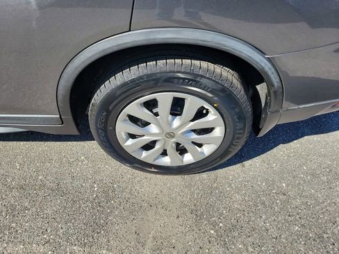 Used 2019 Nissan Rogue S image 6