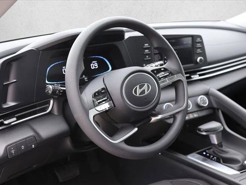 New 2026 Hyundai Elantra SE FWD image 10