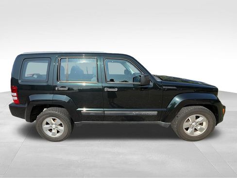 Used 2012 Jeep Liberty Sport AWD/4WD image 7