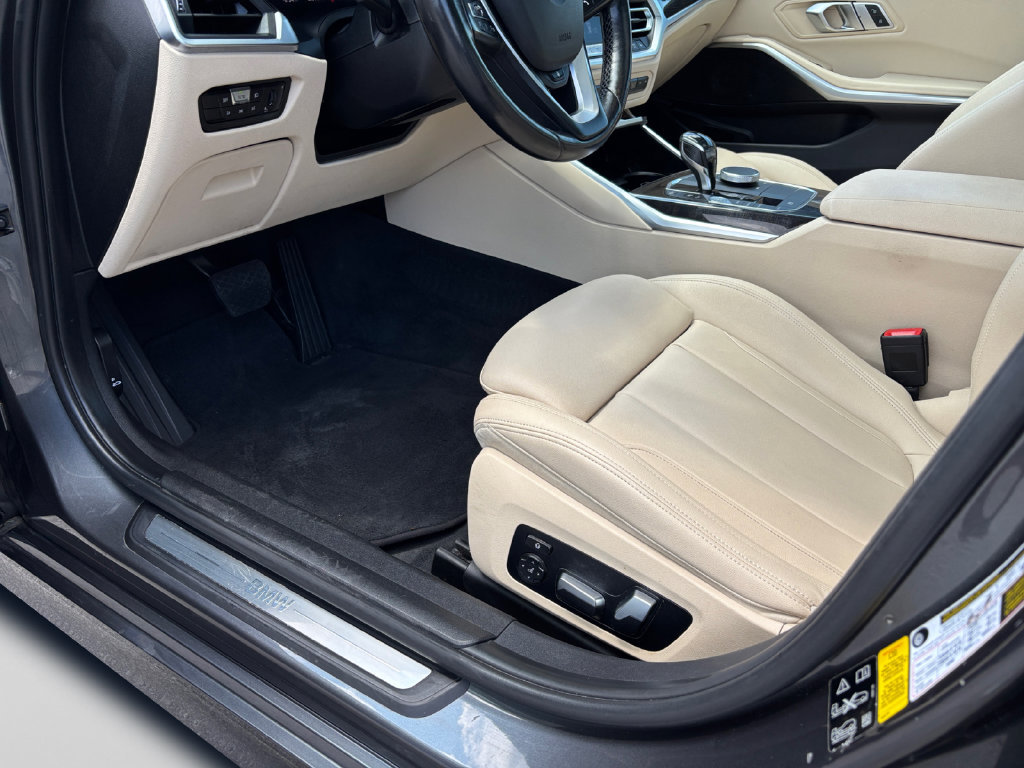 Used 2019 BMW 330i xDrive Sedan w/ Premium Package AWD/4WD image 35