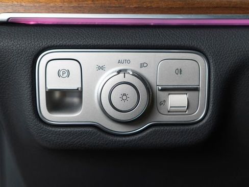Certified 2025 Mercedes-Benz GLS 450 4MATIC image 21