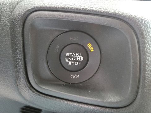 Used 2024 Jeep Wrangler Sport S image 9