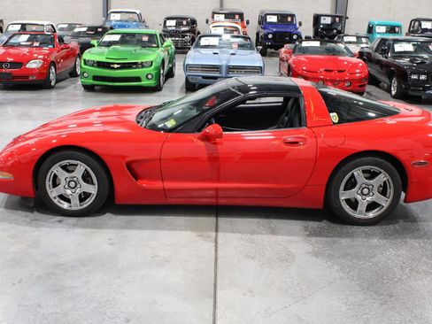 Used 1999 Chevrolet Corvette Coupe w/ Memory Pkg RWD image 37