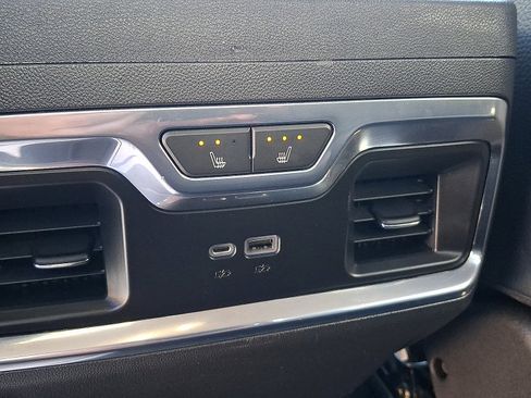 Used 2022 GMC Sierra 1500 Denali AWD/4WD image 11