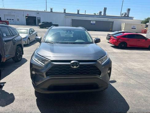 Used 2020 Toyota RAV4 XLE w/ Convenience Package FWD image 5