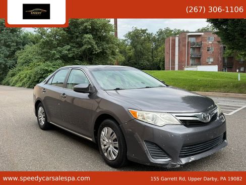 Used 2014 Toyota Camry LE FWD image 1