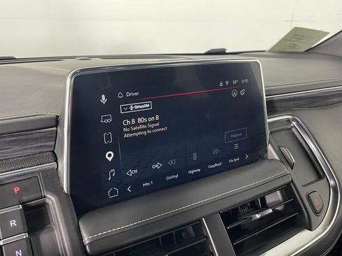 Used 2023 GMC Yukon SLT w/ SLT Luxury Package AWD/4WD image 7