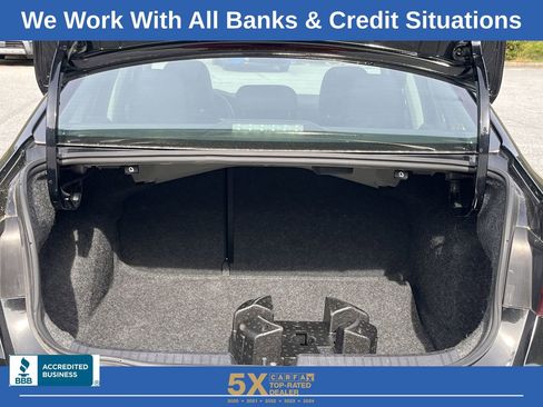 Used 2024 Volkswagen Jetta SE FWD image 25