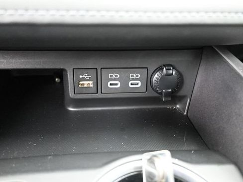 Certified 2024 Toyota Highlander LE AWD/4WD image 16
