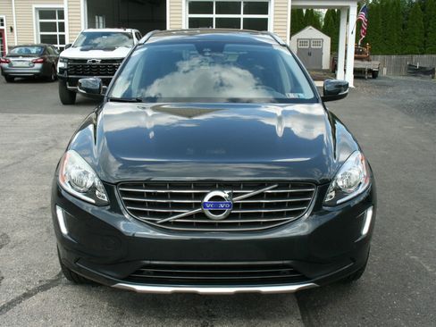 Used 2015 Volvo XC60 T6 w/ Protection Package AWD/4WD image 34
